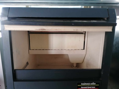Παγομηχανή Ψεκασμού Συμπαγές Παγάκι 21Kg/24h Με Αποθήκη 4Kg 34x40x59Cm BREMA Μεταχειρισμένη